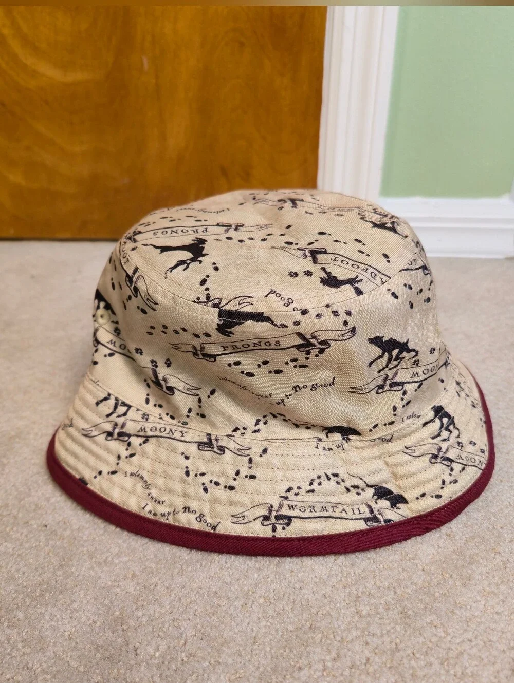 Harry Potter Marauders Map Reversible Bucket Hat Universal Studios Burgundy